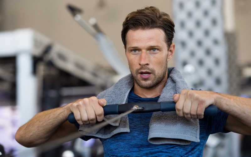 trening na wioślarzu - ergometrze wioślarskim